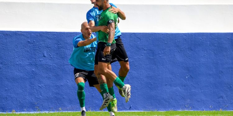 El Atlético Paso conquista el derbi ante más de 1.200 aficionados en una jornada histórica