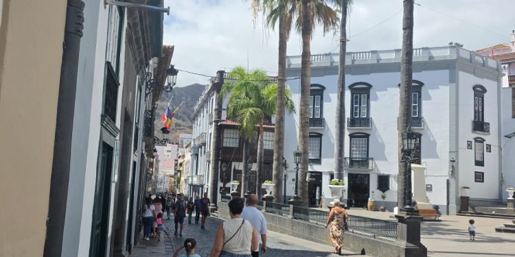 Las Dos Caras de La Palma: el declive de la capital frente al auge imparable de Los Llanos
