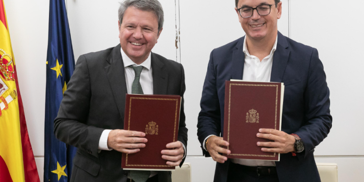 Transportes firma una nueva adenda para garantizar la finalización de las obras del Convenio de Carreteras