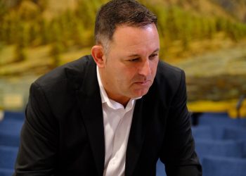 El PSOE pide explicaciones del contrato con Emiratos Árabes y exige desechar la idea