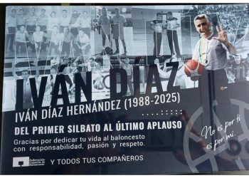 La Federación Canaria de Baloncesto homenajea a Iván Díaz por sus 37 años de trayectoria