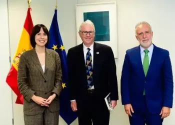 Diana Morant reitera al director del TMT la oferta de 400 millones de euros para que el telescopio se instale en La Palma
