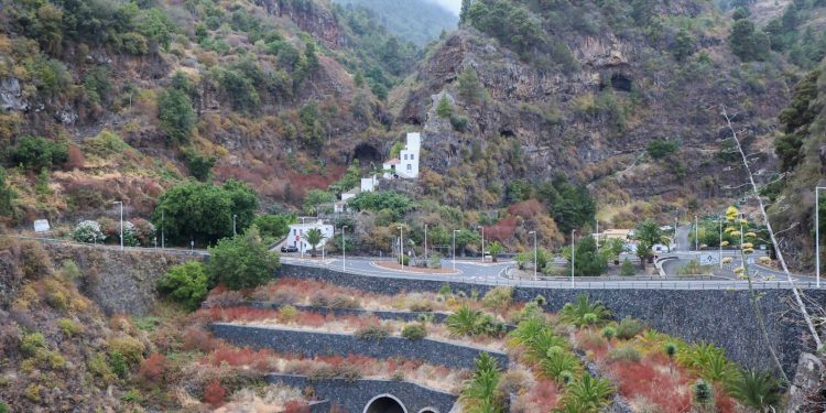 La Odisea de Alquilar en La Palma: Un 50% más caro que antes del volcán