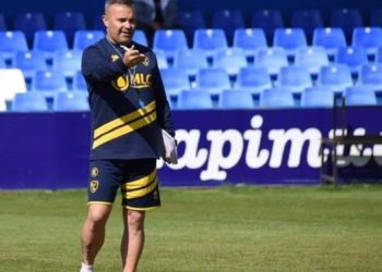 La SD Tenisca se encomienda al ‘efecto Juan Arsenal’ para salir del descenso