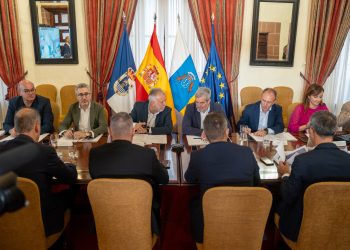 Clavijo celebra el pacto en la Comisión Mixta para activar las ayudas estatales a La Palma en noviembre