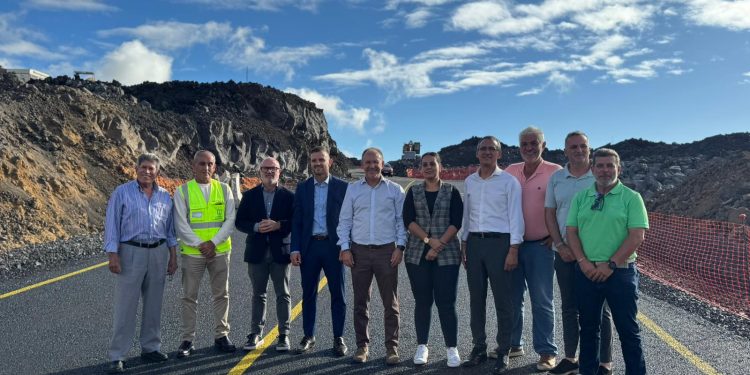 La carretera de Todoque (LP-211) será transitable desde este sábado, conectando el norte y sur de las coladas