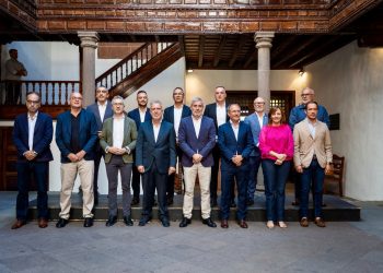 Torres anuncia un Real Decreto Ley en noviembre con los 100 millones y el 60% del IRPF, y cifra en 1.100 millones la ayuda estatal a La Palma
