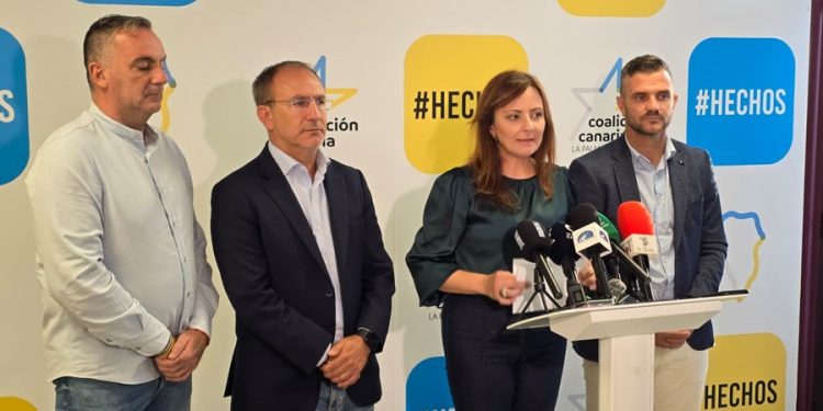 CC lanza un ultimátum a Torres ante la Comisión Mixta: «Si no trae fechas y autorizaciones, no tiene sentido que venga»