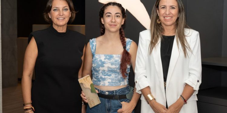 Paula Pérez, de la granja ‘Los Lirios’ de Puntallana, entre los 40 jóvenes talentos de la agroalimentación de España