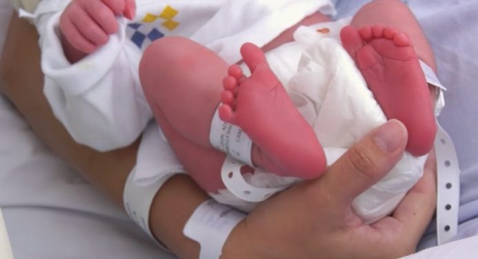 Los hospitales canarios atendieron 9.523 nacimientos en 2024 mientras se refuerza la atención materno-infantil