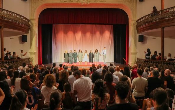 Gran acogida para el estreno de «La Casa de Bernarda Alba» en el Teatro Circo de Marte