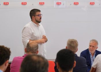 El PSOE de La Palma celebra el acuerdo por los 100 millones y el 60% del IRPF, destacando el papel de Ángel Víctor Torres