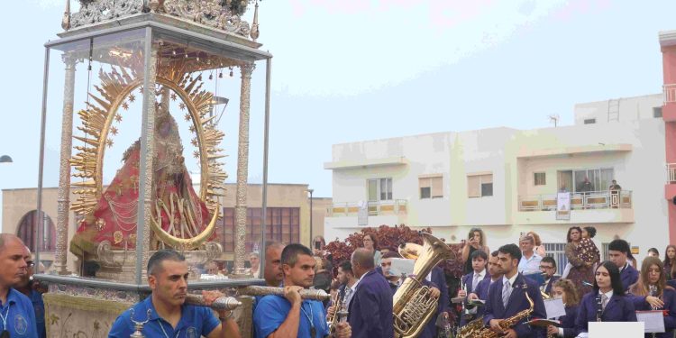 Tras una emotiva despedida en Barlovento, la Virgen de las Nieves ya peregrina por Garafía