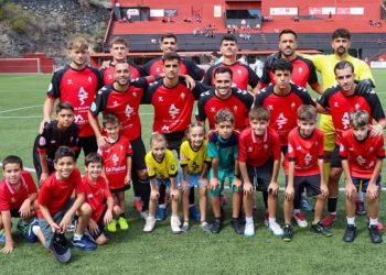 Domingo de resurrección: El Mensajero golea (5-1) y se pone a tiro de líder, y la UD La Palma logra su primera victoria (0-3)