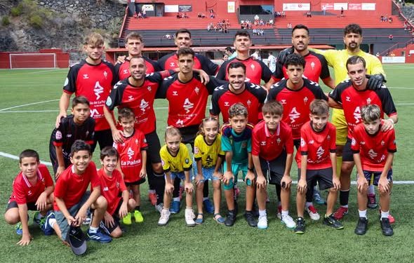 Domingo de resurrección: El Mensajero golea (5-1) y se pone a tiro de líder, y la UD La Palma logra su primera victoria (0-3)