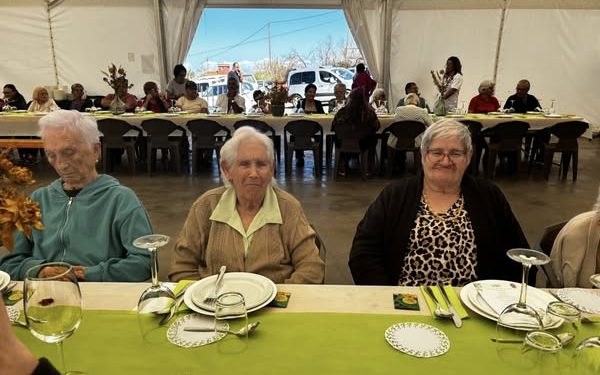 Puntagorda homenajea a sus mayores con un emotivo almuerzo de confraternidad