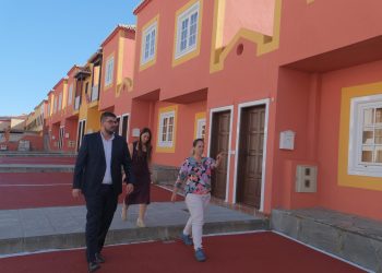Borja Perdomo (PSOE): «La política de vivienda del Cabildo y el Gobierno es papel mojado: no han entregado una sola casa»