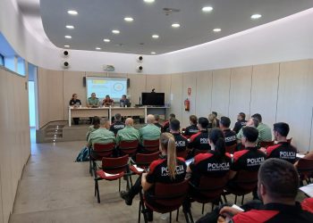 La Policía Canaria se refuerza para la búsqueda de desaparecidos: 50 agentes reciben formación clave del CNDES