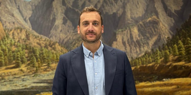 CC bloquea en el Cabildo la propuesta del PP para el «Bono Retorno Canario» pese al apoyo del PSOE