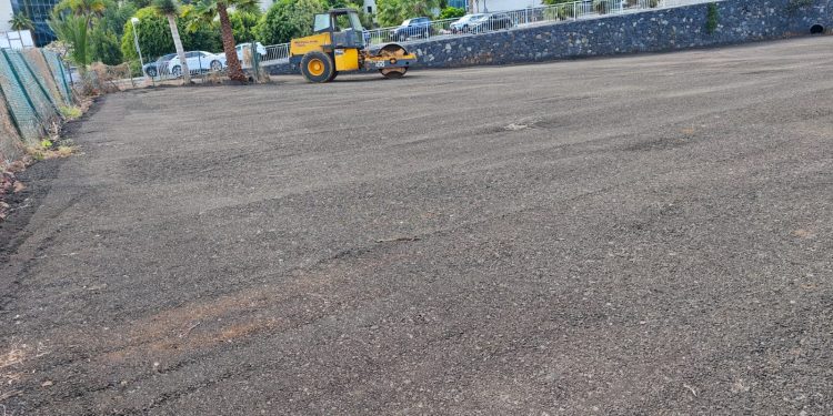 El Cabildo habilita 50 aparcamientos provisionales en el Hospital Universitario de La Palma
