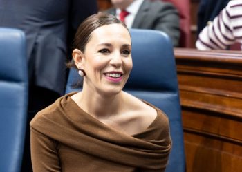 Canarias aprueba la ley que pone coto a la vivienda vacacional: entra en vigor la «regla del 10%» y una moratoria de 5 años