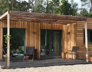 Nueva Canarias propone un plan de «vivienda rotativa» con casas modulares de madera para jóvenes en Santa Cruz de La Palma