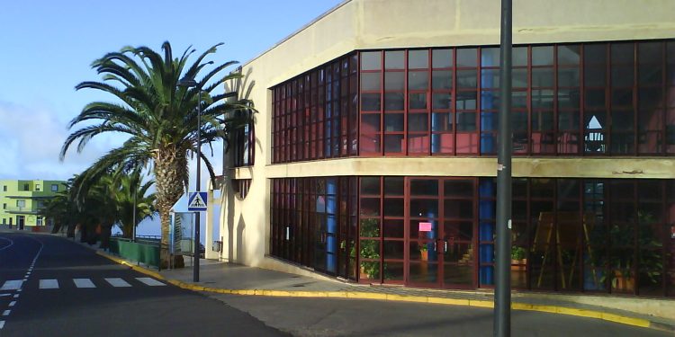 Barlovento ‘digitaliza’ su Casa de la Cultura pero choca con la burocracia: Qadri denuncia que la Ley de Contratos «asfixia» a los pueblos rurales