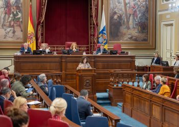 Canarias presenta un presupuesto ‘récord’ de 12.500 millones para 2026: Más gasto social y rebajas fiscales para comprar vivienda
