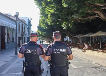 Intentó huir en bicicleta y agredir a los agentes: La Policía Canaria detiene a un hombre reclamado por el juzgado de Los Llanos