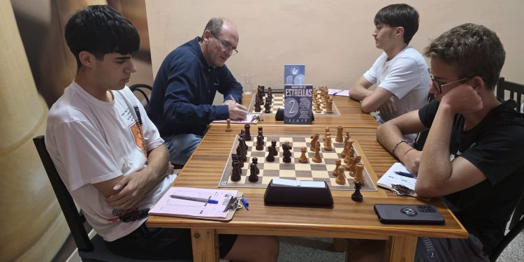 Carlos de la Cruz se pone líder del Ranking de Otoño de Ajedrez en Santa Cruz de La Palma