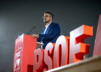 Perdomo (PSOE) acusa a CC de activar la «maquinaria del fango» y tacha al PP de ser «el peor aliado de La Palma»