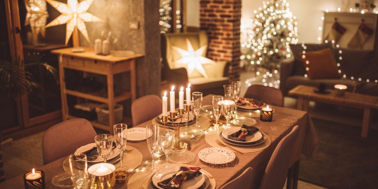 Navidades frente al espejo: Manual de resistencia emocional ante los conflictos familiares inevitables