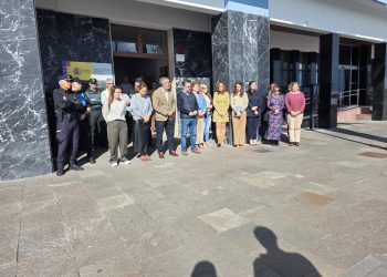 La Delegación del Gobierno en Canarias guarda un minuto de silencio tras los últimos asesinatos machistas