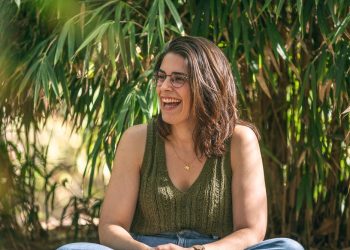 ‘Isla de pinares’: La garafiana Marta Reyes presenta hoy su viaje poético a las raíces de la Isla en Santo Domingo