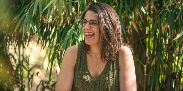 ‘Isla de pinares’: La garafiana Marta Reyes presenta hoy su viaje poético a las raíces de la Isla en Santo Domingo