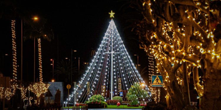 El Faro de La Palma les desea una Feliz Navidad y una Nochebuena llena de luz