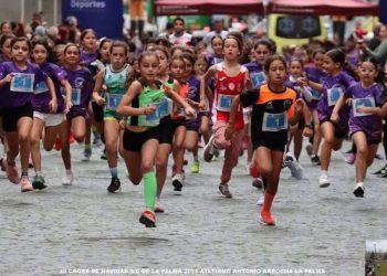 Fiesta del atletismo en la capital: Aythami Brito y Johanna Ardel coronan un 49º Cross de Navidad multitudinario