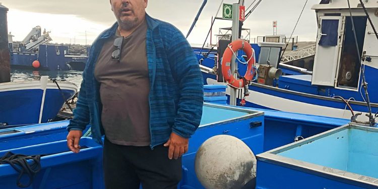 Los pescadores de La Palma piden un frente común en Canarias contra la prevista autorización de la pesca con cerco y las jaulas de atún