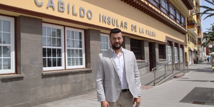 El Cabildo renueva la espera: diez nuevas marquesinas para cinco municipios con una inversión de 66.000 euros