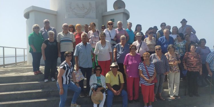 «Gándara» sopla 32 velas: una vida dedicada a reactivar y cuidar a los mayores de Breña Baja