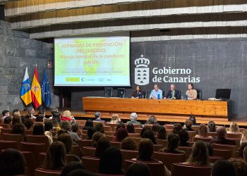 Frente al silencio, formación: La Candelaria ‘entrena’ a 100 profesionales para detectar y frenar el riesgo suicida