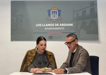 Oxígeno para las viñas del volcán: Los Llanos inyecta 80.000 euros para recuperar el paisaje de Las Manchas