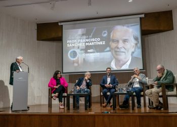 La Palma despide al «padre» de sus estrellas: Emotivo homenaje a Francisco Sánchez, el visionario que trajo el mayor telescopio del mundo al Roque