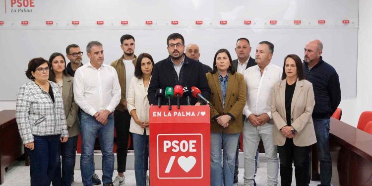 El PSOE de La Palma denuncia que la gestión de CC mantiene paralizados 166 millones de euros y frustra la recuperación de la Isla