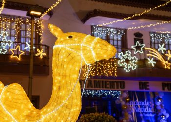 Puntallana enciende la magia: 50.000 luces LED y decoración sostenible para iluminar todos los barrios