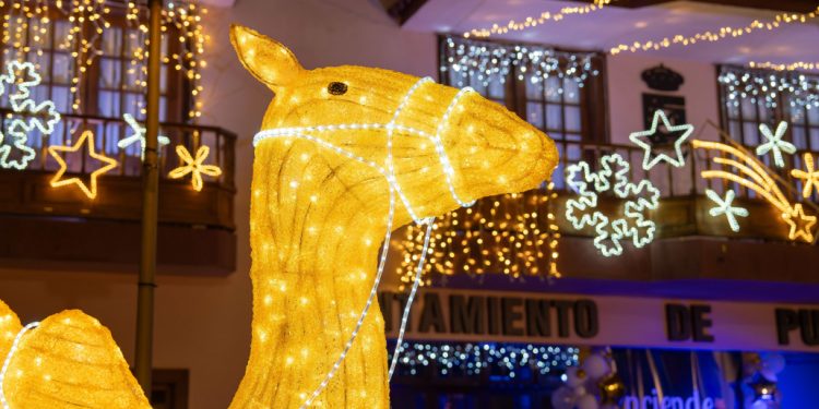 Puntallana enciende la magia: 50.000 luces LED y decoración sostenible para iluminar todos los barrios