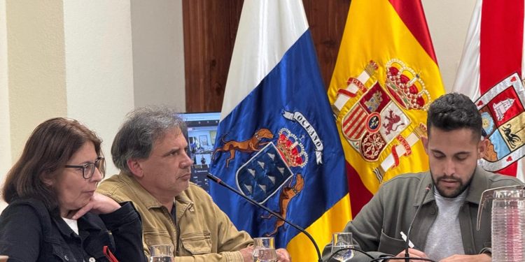 «Despilfarro y facturas en el aire»: El PSOE de Tijarafe denuncia 260.000 euros de gasto extra en fiestas saltándose la Ley de Contratos