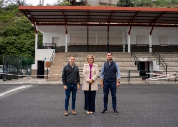 Transición Ecológica y Ayuntamiento de Tijarafe dotan al campo de fútbol municipal de mayor eficiencia energética