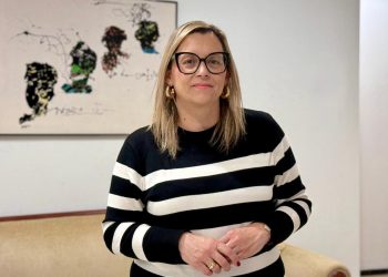 Nayra Castro exige un compromiso firme con el sector de la flor cortada tras las pérdidas por el volcán
