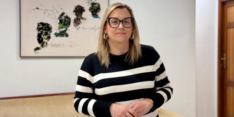 Nayra Castro exige un compromiso firme con el sector de la flor cortada tras las pérdidas por el volcán